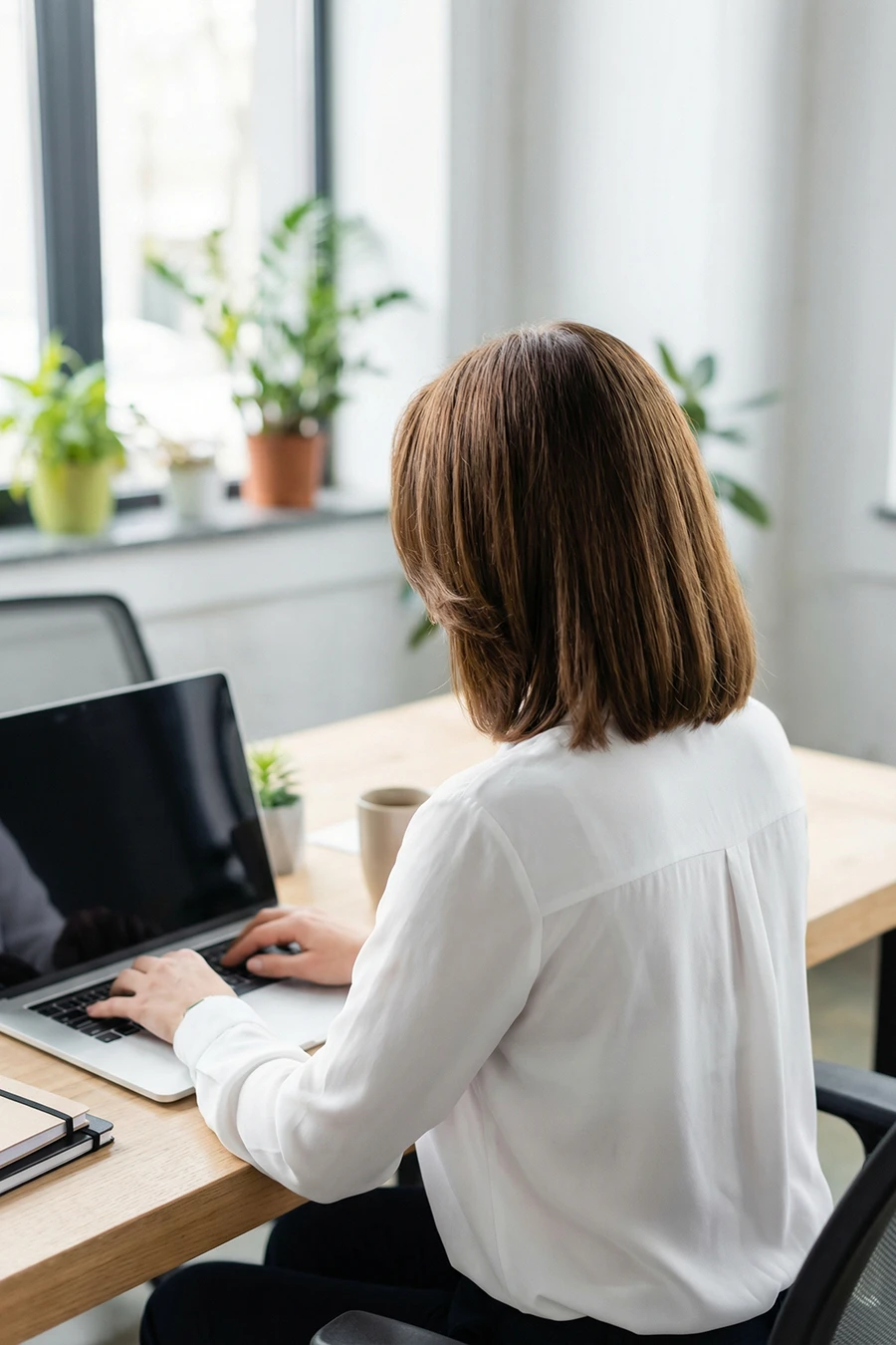 高収入モデル事務局 運営者情報 プライバシーポリシー 合法運営